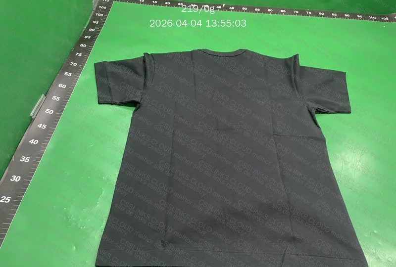 Camiseta CDG Play 4