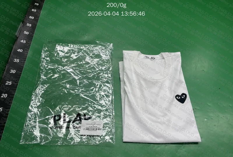 Camiseta CDG Play 5