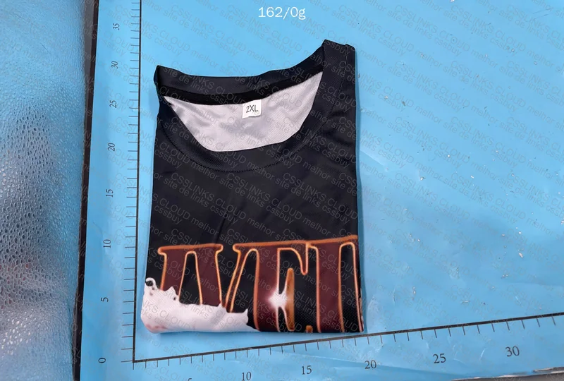 CHARLEEEEEEEEEEES T-Shirt 2