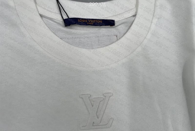 T-shirt with Embossed LV 3