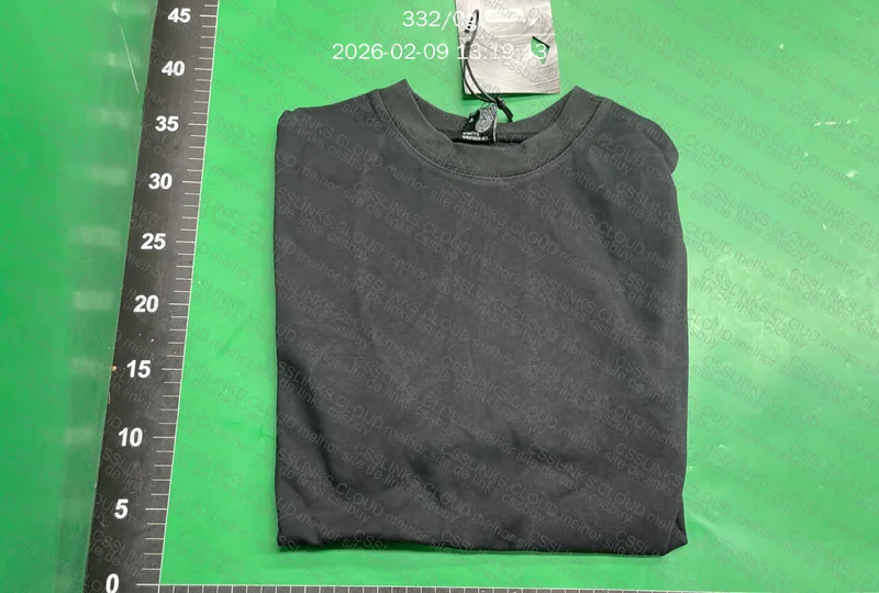 Camiseta Derschutze Wisteria Flores. BORDADO DESCENTRALIZADO? 2