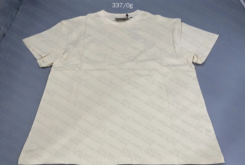 ESSENTIAL T-Shirt