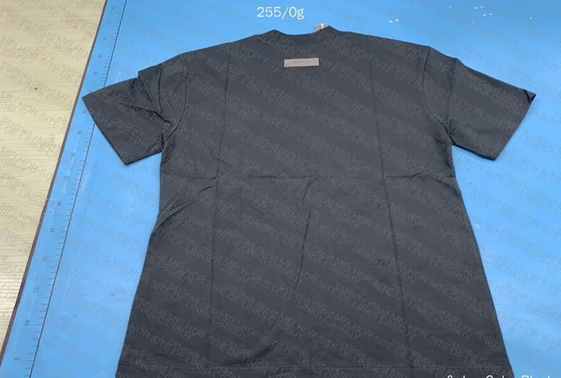 Essential T-Shirt 3