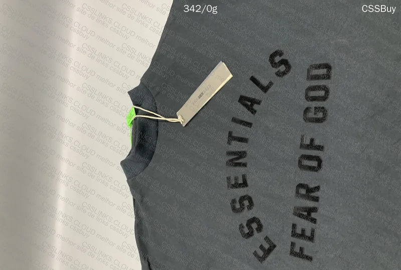 ESSENTIALS T-Shirt 2