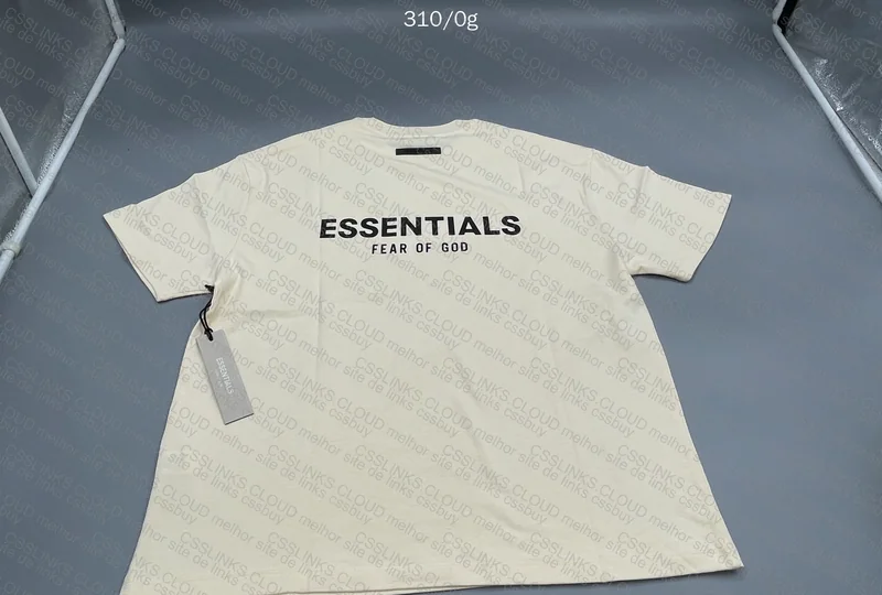 ESSENTIALS T-Shirt