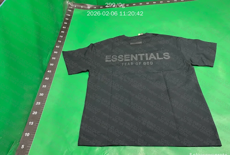 Camiseta Essentials 2