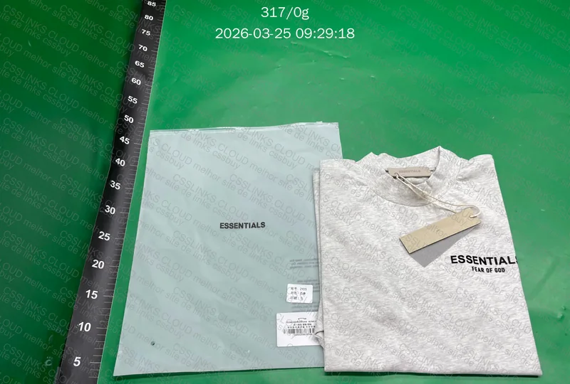 Camiseta ESSENTIALS 2