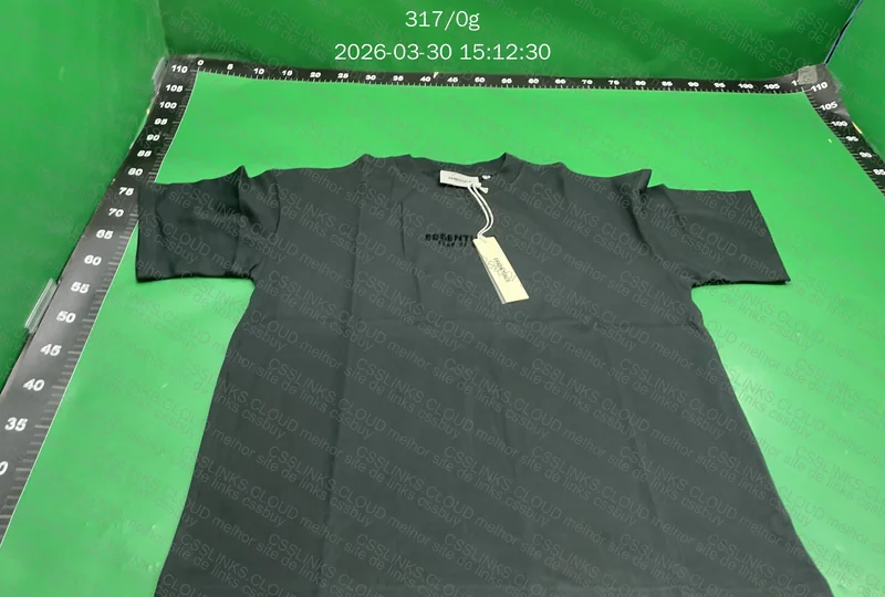 Camiseta Essentials 4