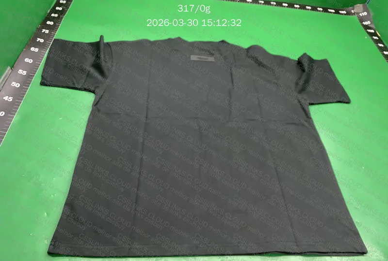 Camiseta Essentials 5
