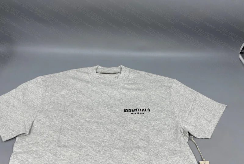Essentials ² T-Shirt 2