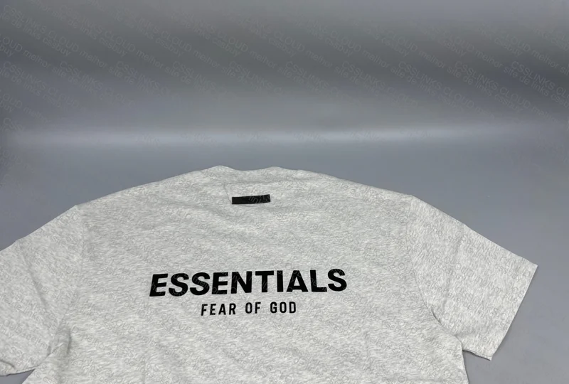 Essentials ² T-Shirt 3
