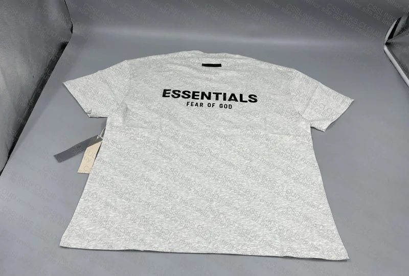 Essentials ² T-Shirt 4
