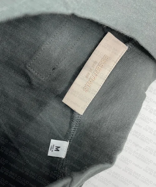 Essentials ³ T-Shirt