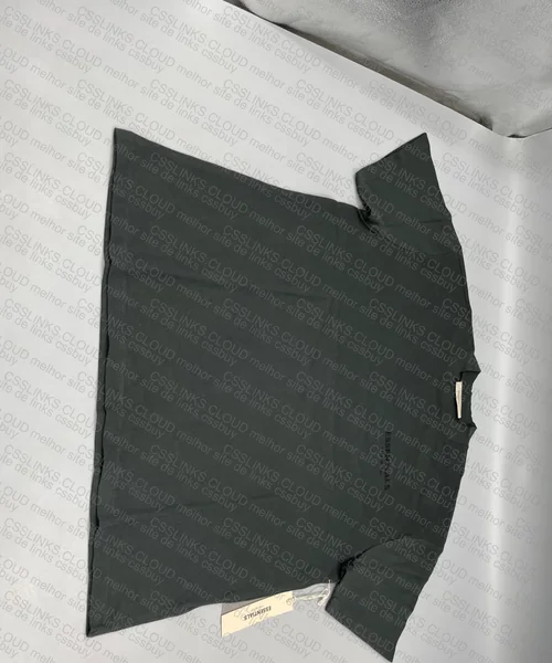 Essentials ³ T-Shirt 2