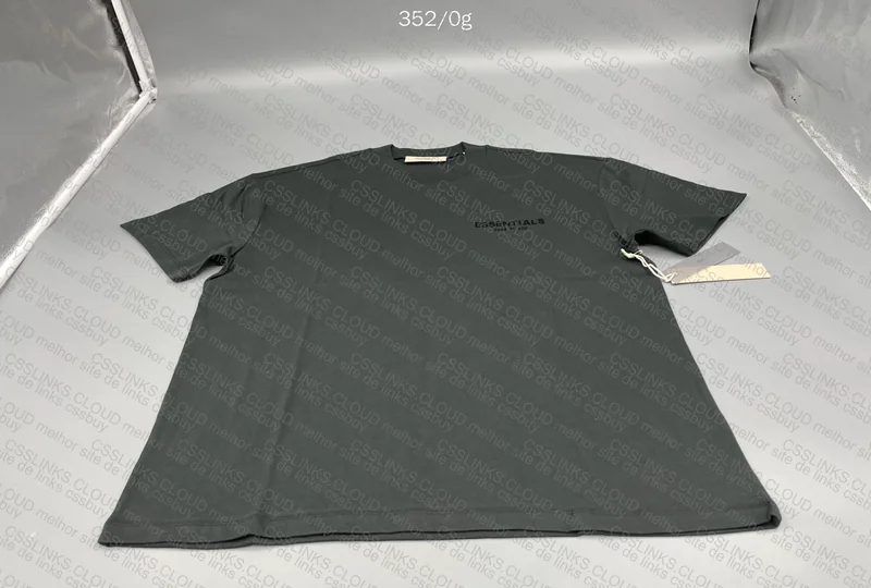 ESSENTIALS Fear of God T-Shirt 3
