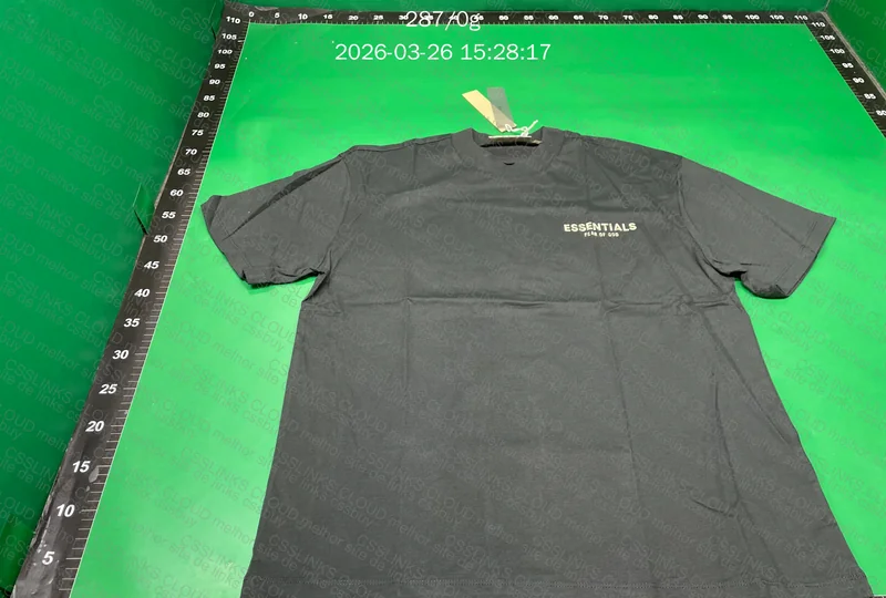 Camiseta Essentials Preta 2