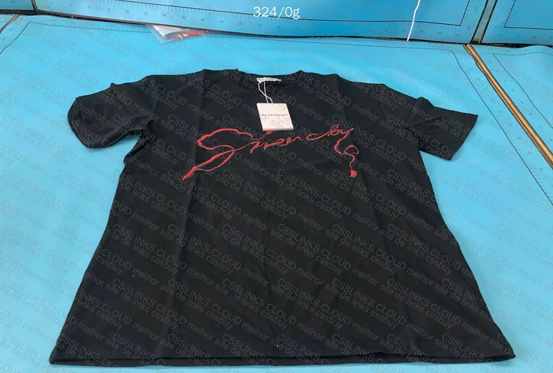 Givenchy T-shirt 2