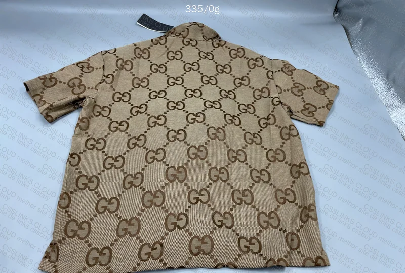 Gucci Button T-shirt 4