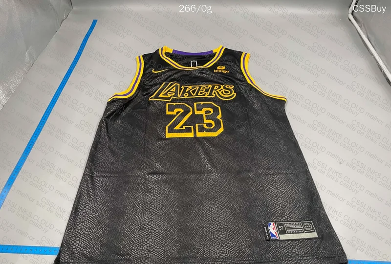 Lakers James T-Shirt 4