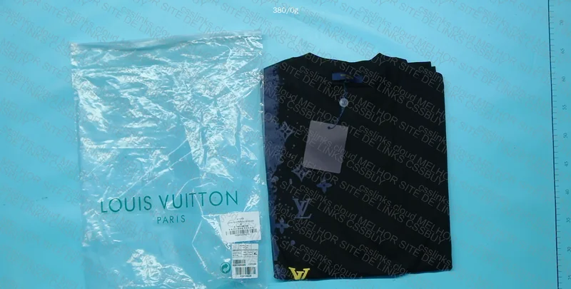 LV Louis Vuitton T-Shirt 2