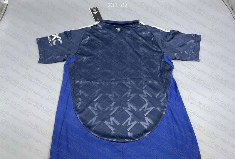Manchester United Away T-Shirt with Measurements 3