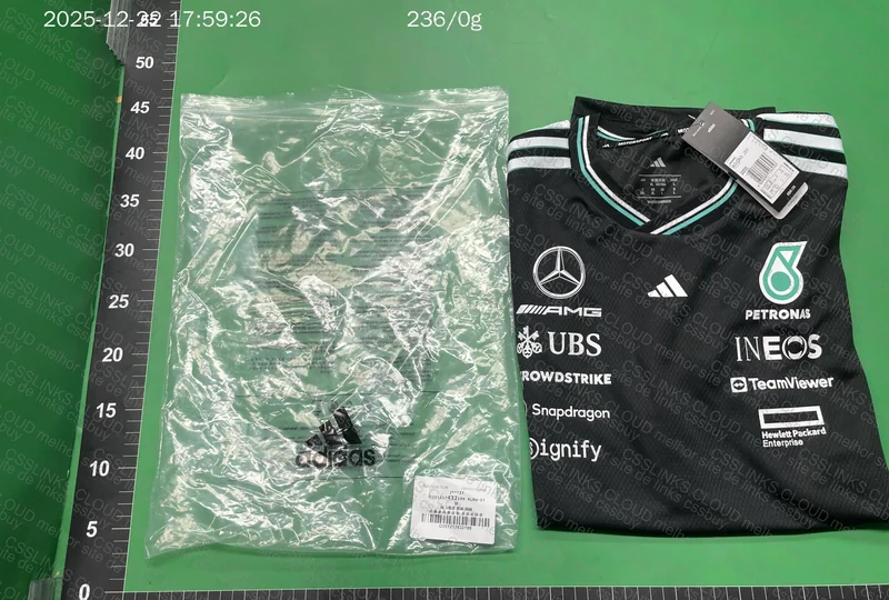 Mercedes F1 T-Shirt 3