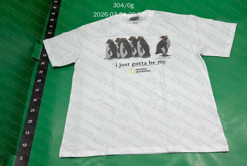 Camiseta National Geopraphic Pinguins I Just Gotta Be me 2