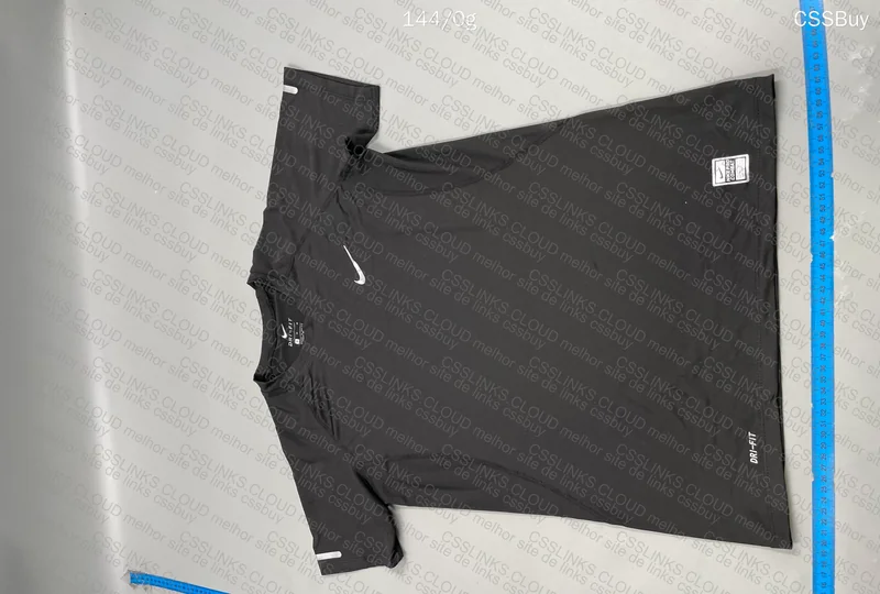 Nike Dri-Fit T-Shirt 4