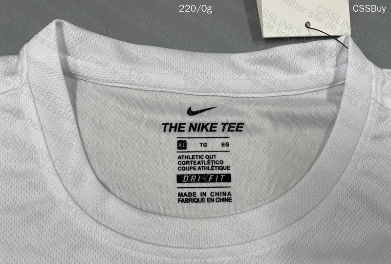 Nike (Dri-Fit?) T-Shirt 3