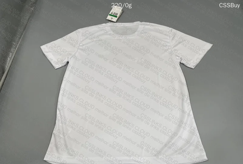 Nike (Dri-Fit?) T-Shirt 6