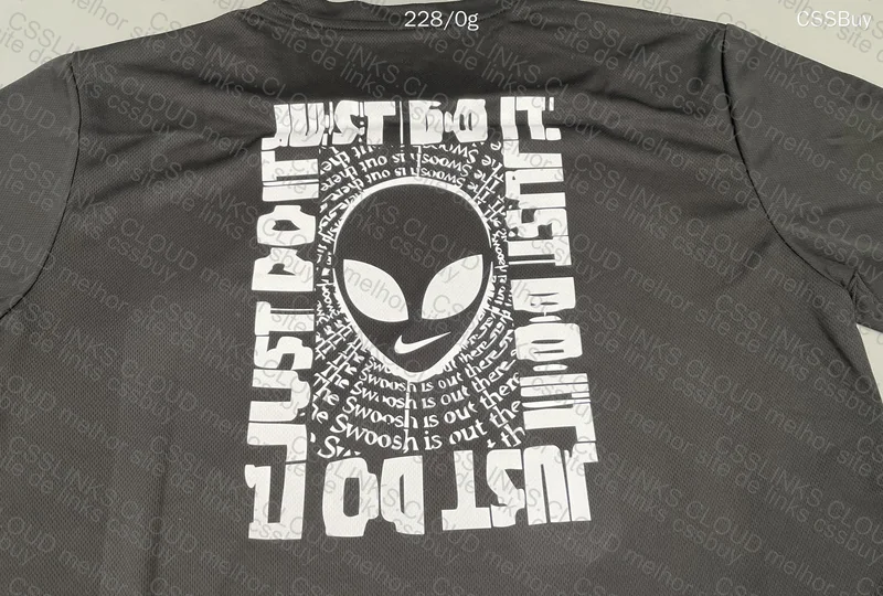 Nike (Dri-Fit?) T-Shirt 2