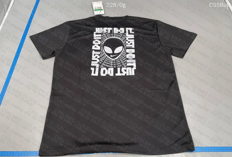 Nike (Dri-Fit?) T-Shirt 4