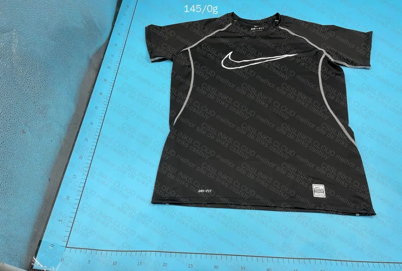 Nike Dri-Fit T-Shirt 2