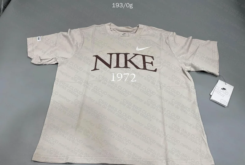Nike Women's T-Shirt