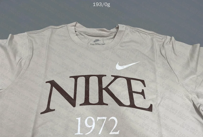 Nike Women's T-Shirt 3