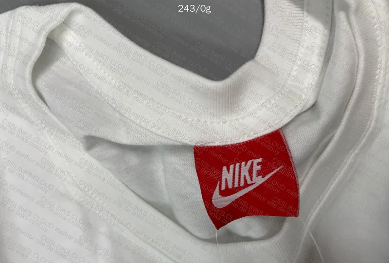 Nike Center Logo T-Shirt 3