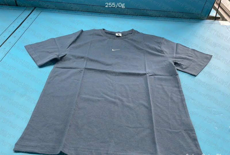 Nike Swoosh Centered T-Shirt