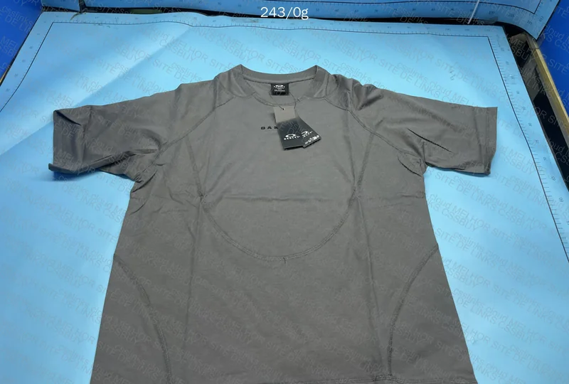Oakley T-shirt 4