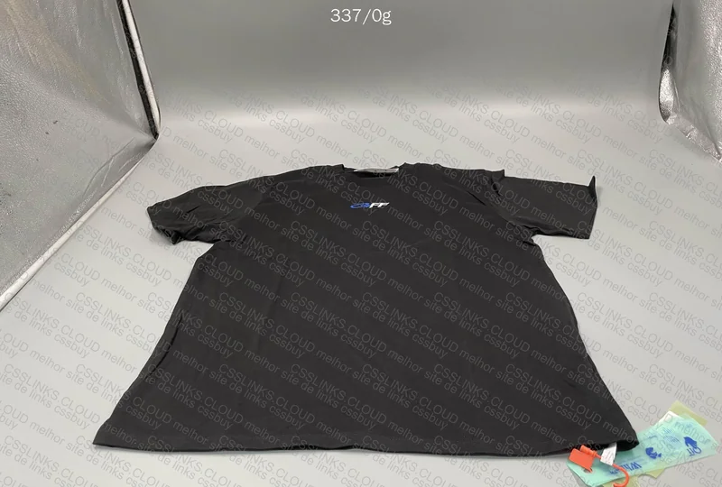 Off-White T-shirt
