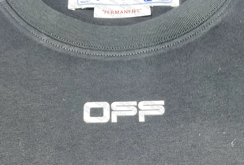 Off-White T-shirt