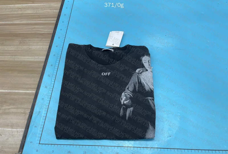 Off-White T-shirt
