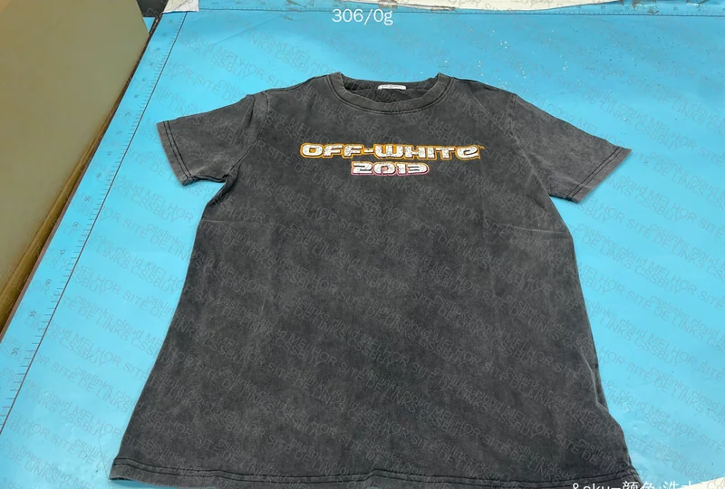Off-White T-shirt