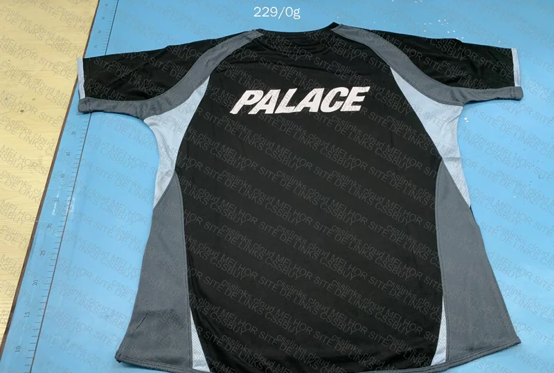 Palace T-Shirt 3