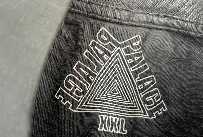 Palace Tri-Hearts T-Shirt 2