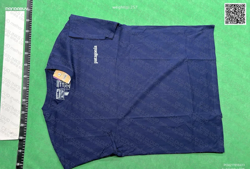 Patagonia Navy Blue / White T-Shirt 7