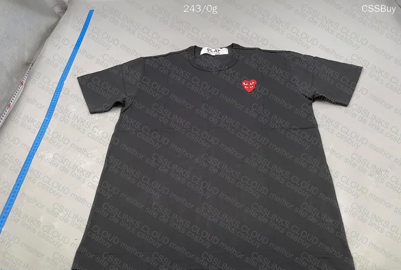 Play Comme des Garçons T-Shirt 4