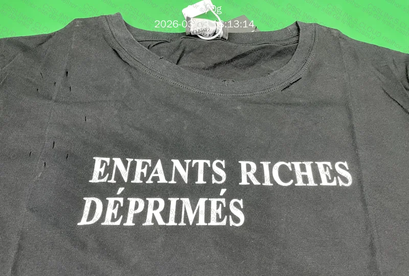 Camiseta preta enfants riches deprimes