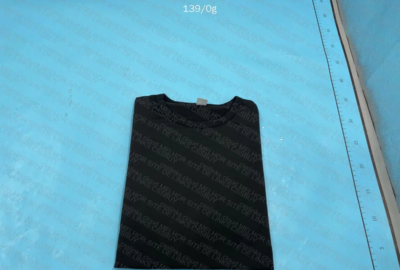 Black T-shirt for Gym (or with the girl) 🤝