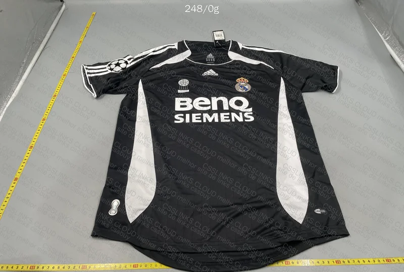 Real Madrid Retro 2006 Jersey