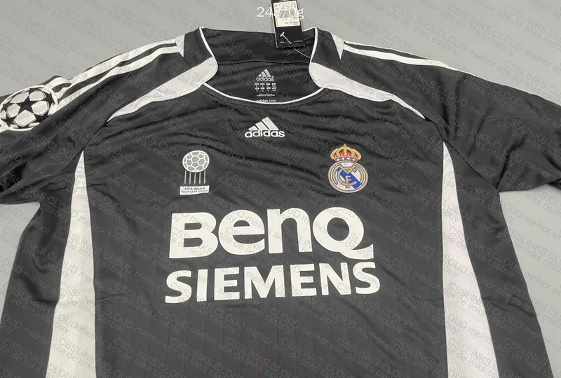 Real Madrid Retro 2006 Jersey 4